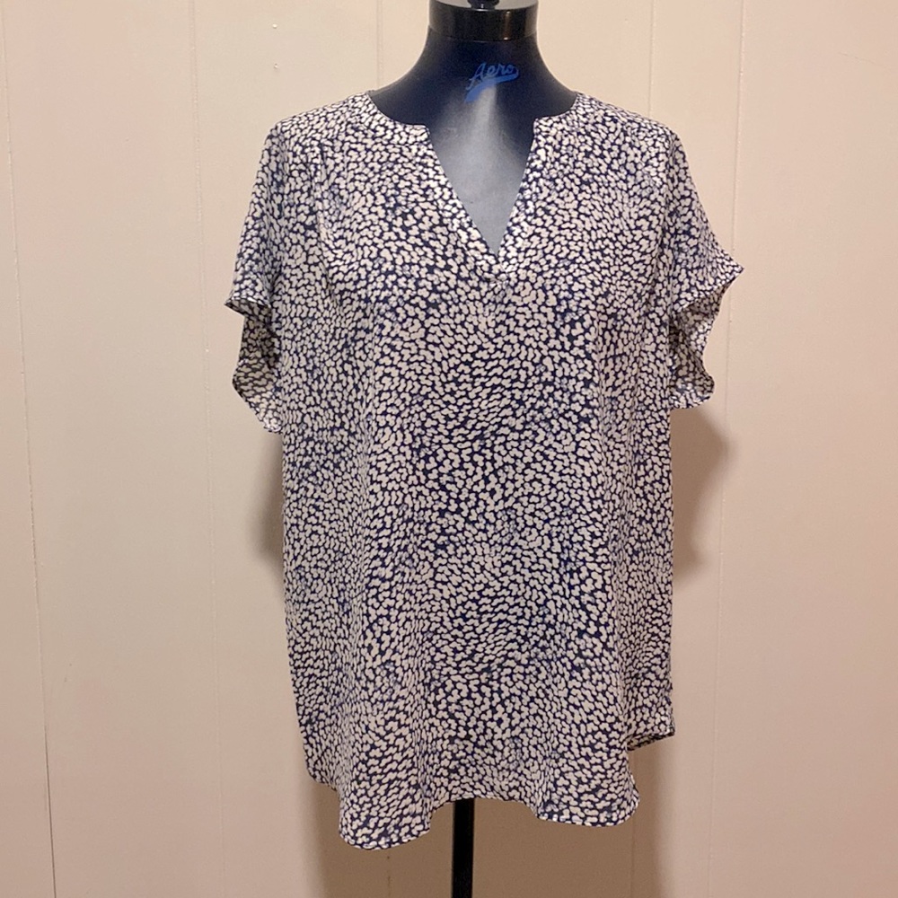 Banana republic short sleeve blouse, size large, new with tag